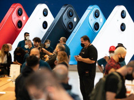 Optimistična Appleova prognoza zasenjena strahovima od rasta troškova