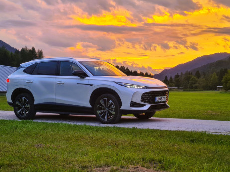 Test MG HS: Da li se Kinezi lako mogu meriti sa evropskom elitom i u hibridima?