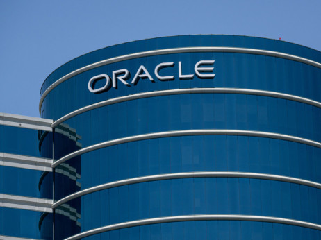 Oracle prikuplja do 50 milijardi dolara u 2026. za širenje cloud kapaciteta