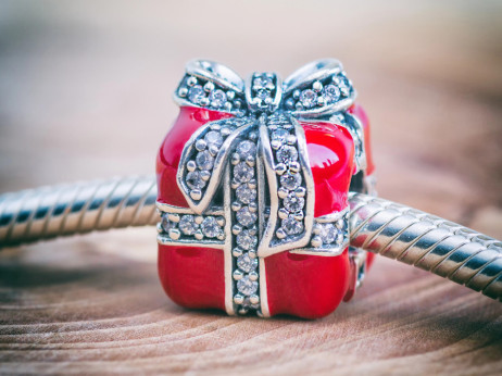 Slučaj Pandora: zašto tržište kažnjava kompanije zavisne od jedne sirovine