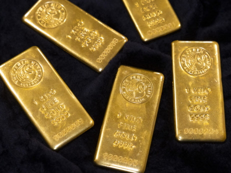 Zlato i srebro su u padu uz slabiji promet zbog proslave Lunarne nove godine