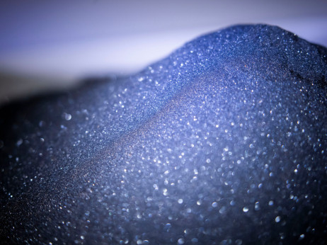 Dobit Rio Tinta stagnira dobiti dok profit od rude gvožđa pada