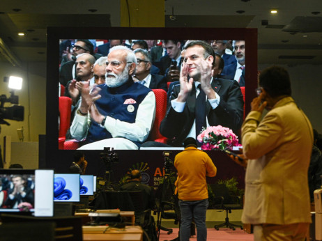 Macron: Zaštita mladih od uticaja društvenih mreža biće prioritet G7