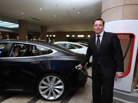 Tesla obustavila proizvodnju 'automobila veka' - evo i zašto