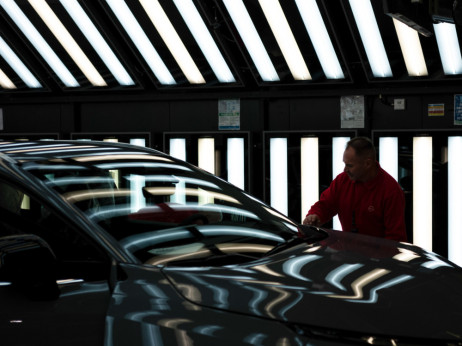 Prodaja automobila u Evropi pala, električni i plagin modeli ublažili minus