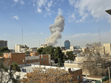 Izrael napao Iran, proglašeno vanredno stanje