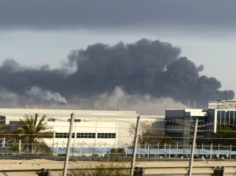 Najveća luka na Bliskom istoku privremeno zatvorena zbog požara