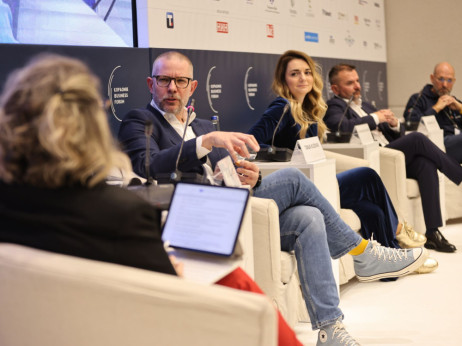 Srbija u AI eri - edukacija kasni, tehnologija ne čeka