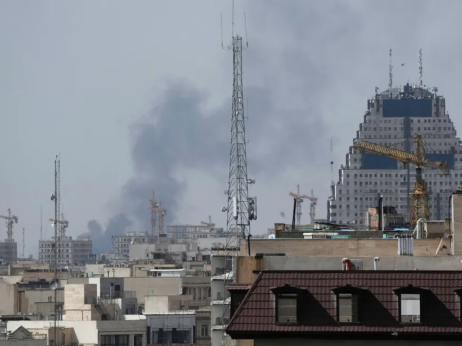 Iran zasuo Izrael raketnim baražom, primirje dovedeno u pitanje