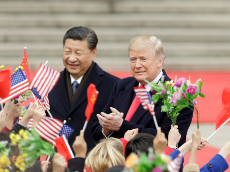 Kineske akcije pale dok tržišta čekaju signale sa razgovora Xija i Trumpa