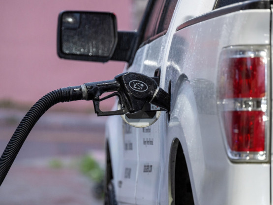 Srbija produžila zabranu izvoza i pušta deo rezervi dizela