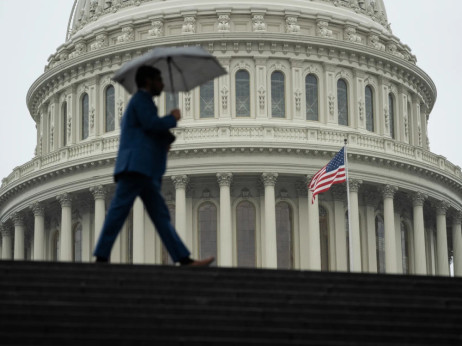 Сенатот му даде зелено светло на Трамп да ја продолжи војната