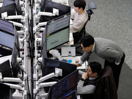 Rat u Iranu dovodi u pitanje strategiju "prodaj Ameriku, kupuj Aziju"