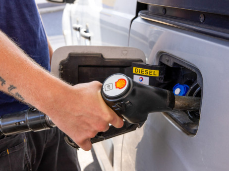 Gorivo skuplje za tri dinara, benzin na pumpama 184 dinara, a dizel 203 dinara