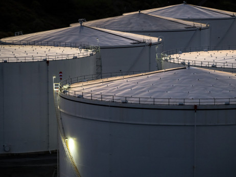 G7 razmatra zajedničko puštanje nafte iz strateških rezervi