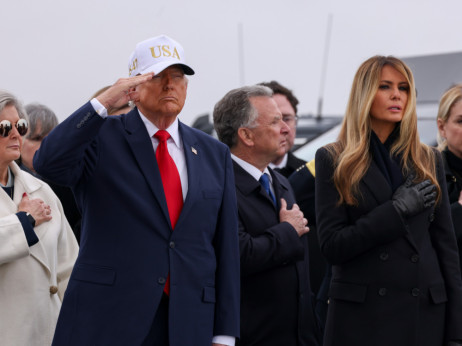 Trump nagoveštava mogući kraj rata i ukidanje sankcija na naftu