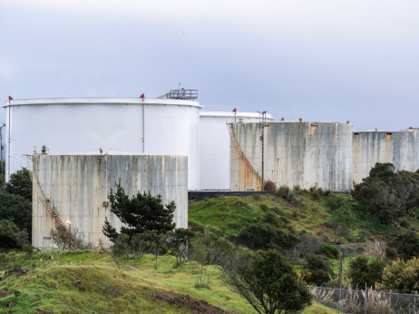 Nafta probila 100 dolara- rat na Bliskom istoku izazvao najveći poremećaj tržišta u istoriji