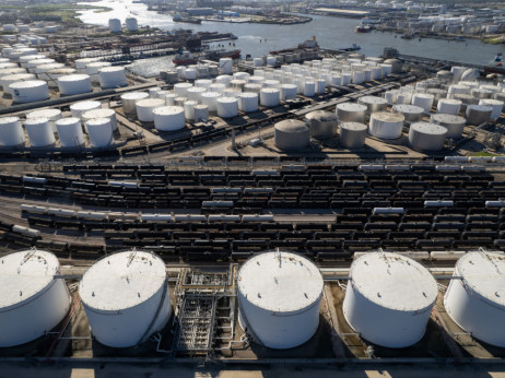 Najveći rizik za tržište nafte nalazi se na dnu bureta