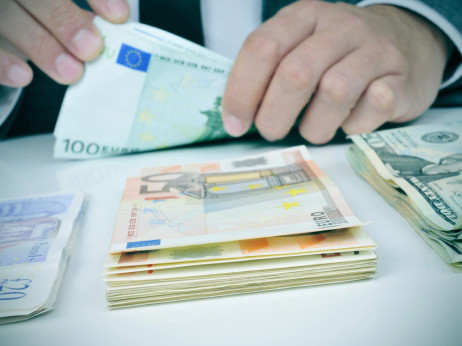 Regres za letni dopust: kje bodo izplačali najvišjega