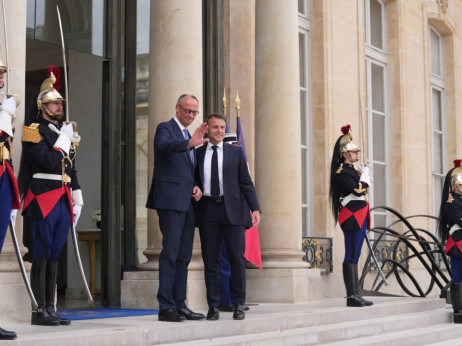 Merz zaoštrava odnos prema Briselu, dok pred Trumpom ostaje nem