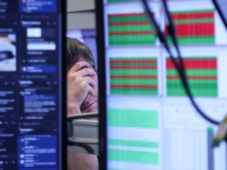 Pregled berze - Jedna kompanija od skandala stigla do zvezde berze, zlato i srebro tonu