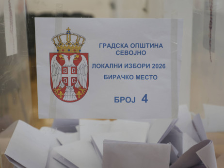 U Srbiji se održavaju lokalni izbori u 10 opština