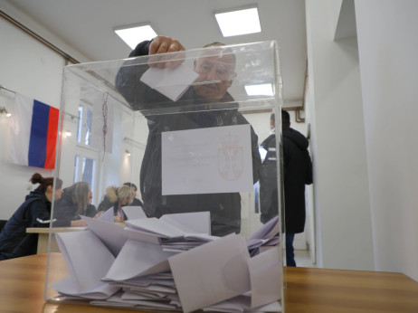 Stižu preliminarni rezultati lokalnih izbora u Srbiji