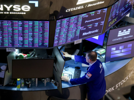 Akcije rastu, nafta pada zbog nade u skori kraj sukoba sa Iranom