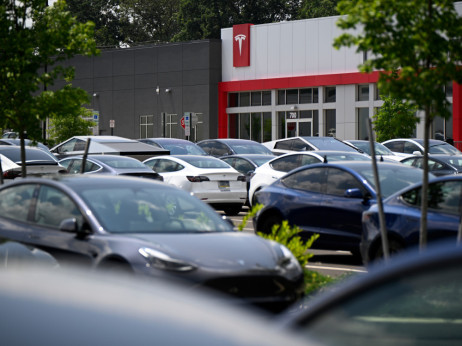 Tesla opet razočarala tržište, prodaja električnih vozila pada