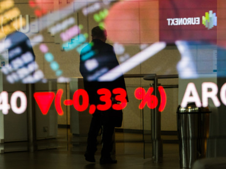 Akcije ublažile gubitke, cena nafte usporava rast posle skoka