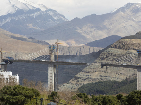 Iran oborio američki borbeni avion F-15, u napadu zahvaćena i postrojenja u Zalivu