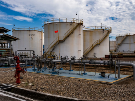 Goldman ocenjuje da će nafta rasti iznad 100 dolara ako Ormuz ostane zatvoren