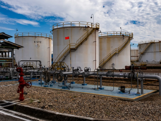 Pad cena nafte se produbljuje nakon što je iranski ministar izjavio da jeOrmuski moreuz otvoren