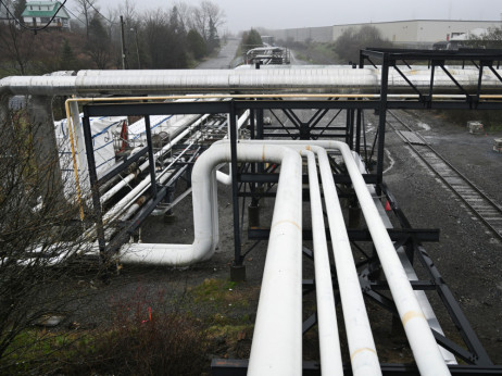 Nafta bi mogla da skoči na 150 dolara ako SAD uvedu blokadu Ormuskog moreuza