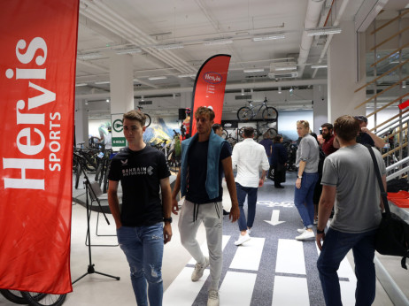 Hervis zapira trgovine v Sloveniji – industrija športne opreme se ohlaja