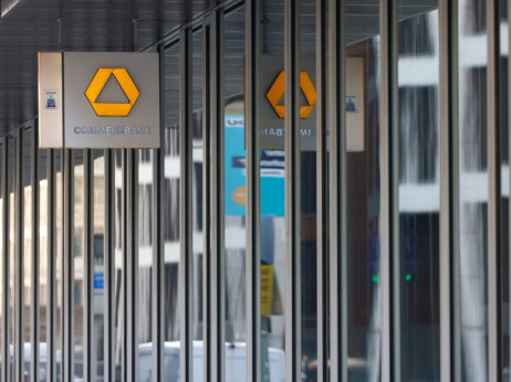 Commerzbank odbacuje 'neprijateljske taktike' UniCredita u zaoštravanju borbe za preuzimanje