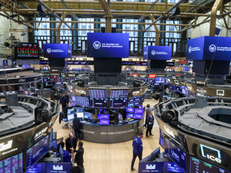 Tržište pleše na ivici - Wall Street ignoriše rat i kladi se na tehnološke gigante