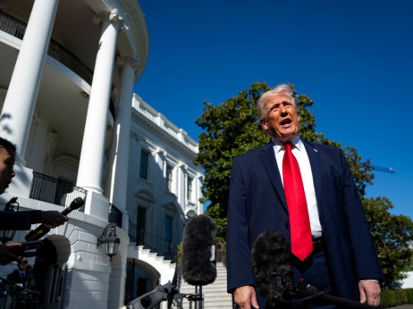Trump razmatra najnoviju ponudu Irana, ali ne isključuje mogućnost napada