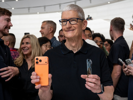 Zašto Tim Cook nije želeo da pretvori Apple u još jednu AI kompaniju