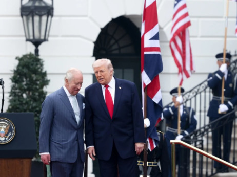 Кралот Чарлс повика САД да не им вртат грб на сојузниците