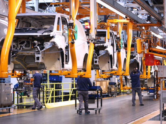 Nemačka auto-industrija poziva na smirivanje tenzija u sporu oko carina između SAD i EU
