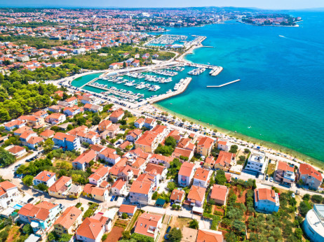 Apartma ob Jadranu: kako Slovenci financirajo nakupe nepremičnin na Hrvaškem