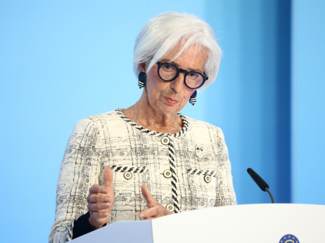 ECB će verovatno revidirati prognozu inflacije u junu, kaže Lagarde