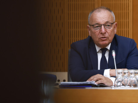 Minister za finance Šircelj ne izključuje dviga DDV