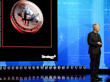 Prva prodaja bitcoina ruši ključni stub Strategyjeve priče