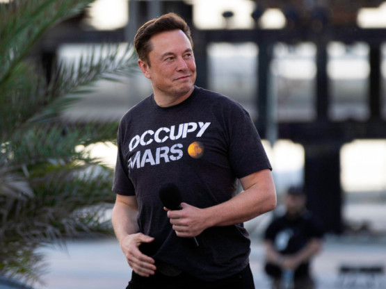 Musk očarao investitore na Dimonovom SpaceX događaju