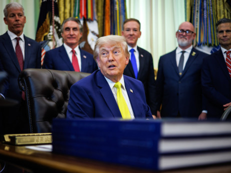 Vaninstitucionalna diplomatija Donalda Trumpa