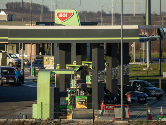 MOL-u odobren nastavak pregovora o kupovini NIS-a, akcije pale