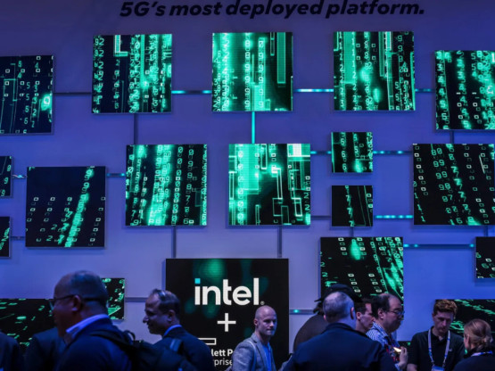 Akcije Intela naglo porasle nakon Trumpove izjave o dogovoru s Appleom