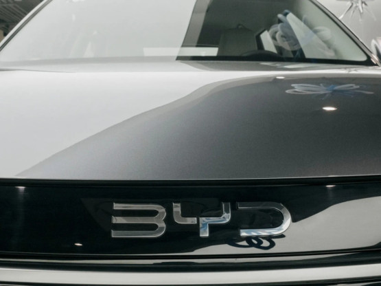 BYD na putu da ponovo prestigne Teslu po prodaji električnih automobila